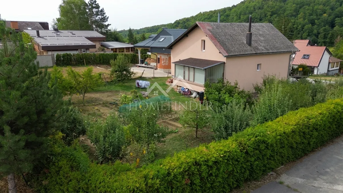 House - Jastrebarsko - Okolica, 225m2