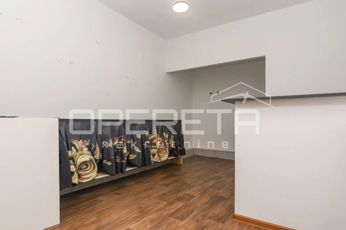 Poslovni Prostor - Zagrebačka cesta 13, Dugo Selo, Dugo Selo, 29m2