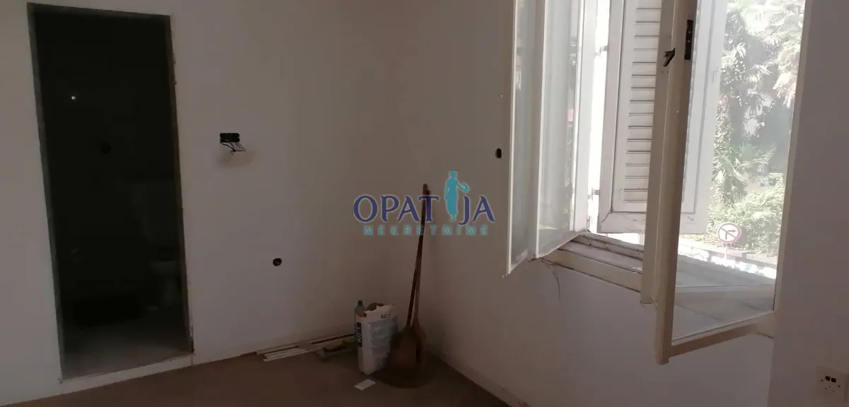 Poslovni Prostor - Opatija, 25m2