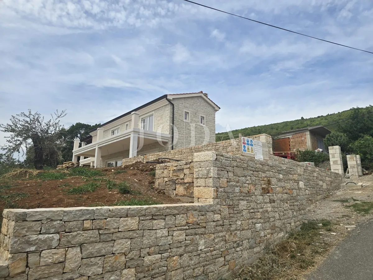 Kuća - Labin, 273.34m2