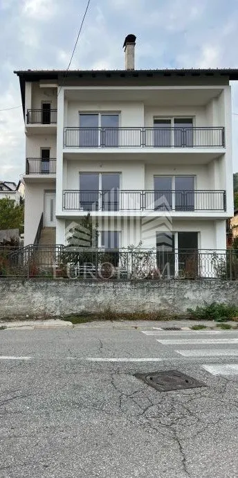 Stan - Podsljeme, 300m2