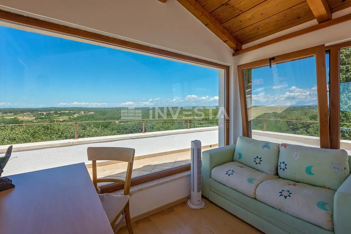 Kuća - Višnjan, 460m2