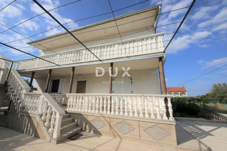 Kuća - Zemunik Donji, 185m2