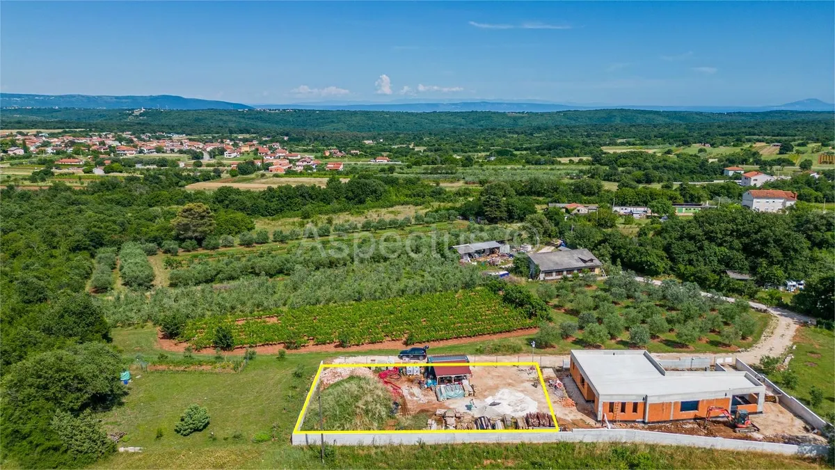 Land - Marčana, 700m2