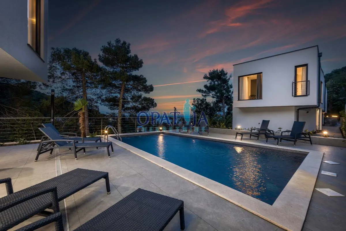 Kuća - Mošćenička Draga, 202m2