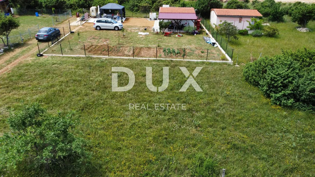 Kuća - Vrsi, 24m2