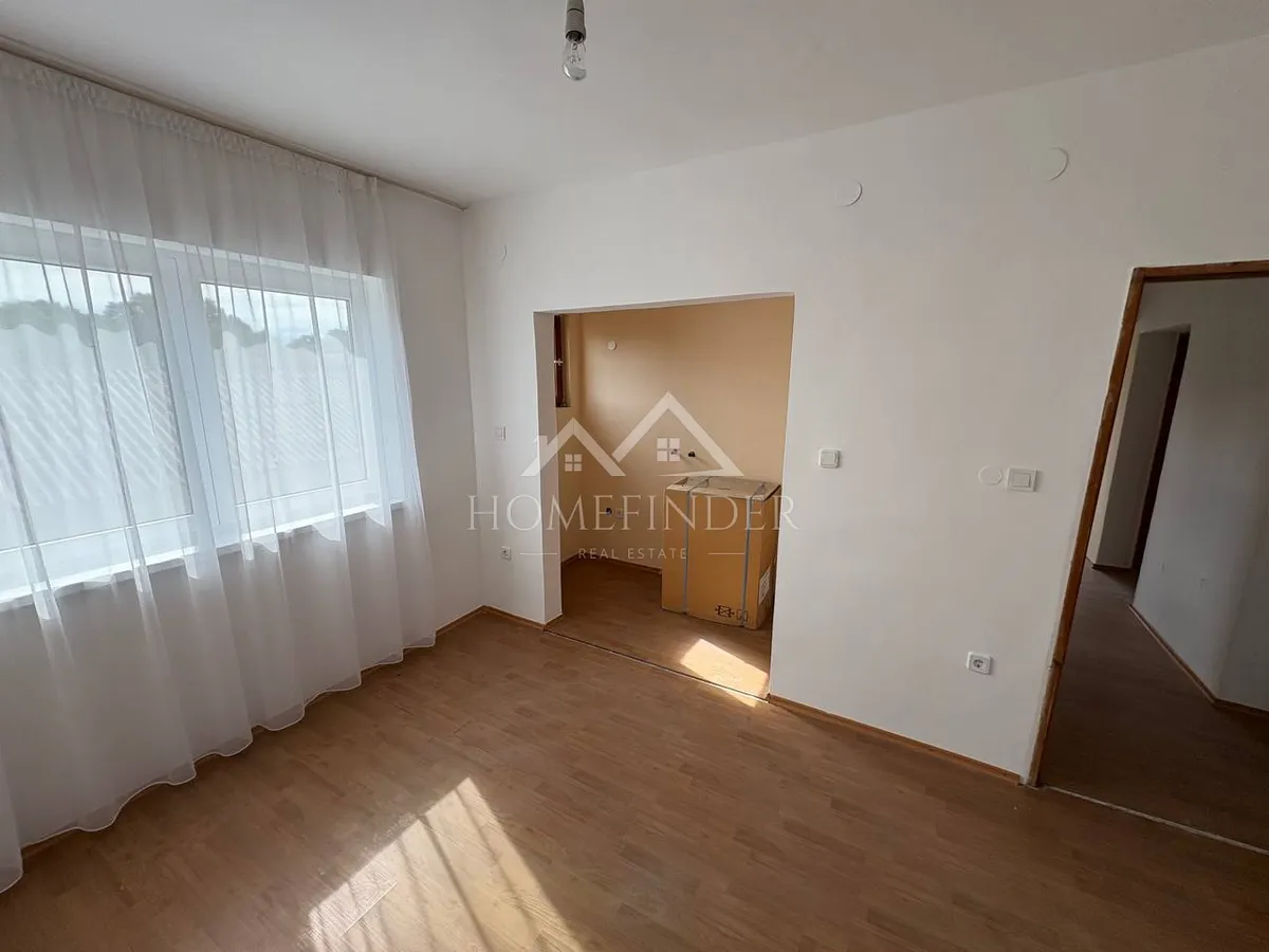 Kuća - Petrinja, 200m2