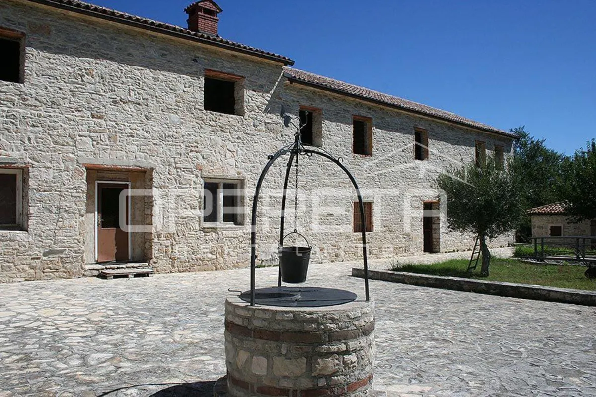 Kuća - Buje, Buje, Buje, 650m2