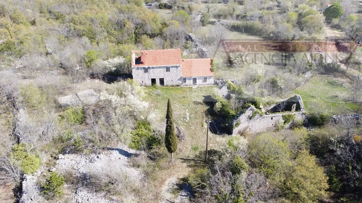 House - Lovreć, 220m2