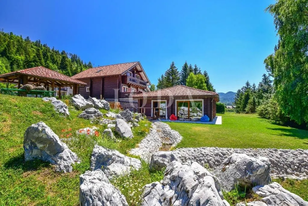Kuća - Fužine, 350m2