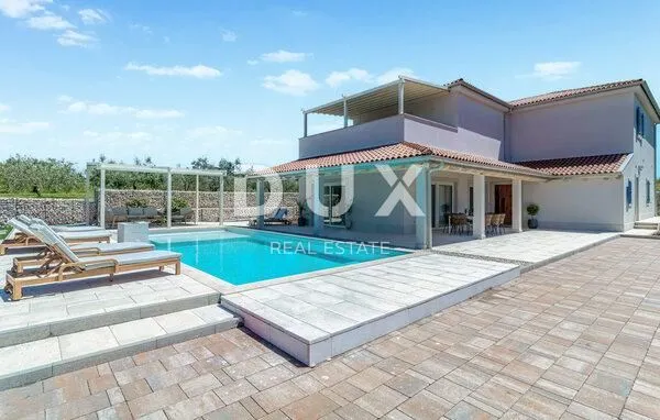 Kuća - Barban, 322.65m2