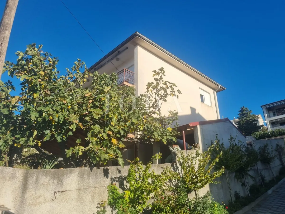 House - Novi Vinodolski, 325m2