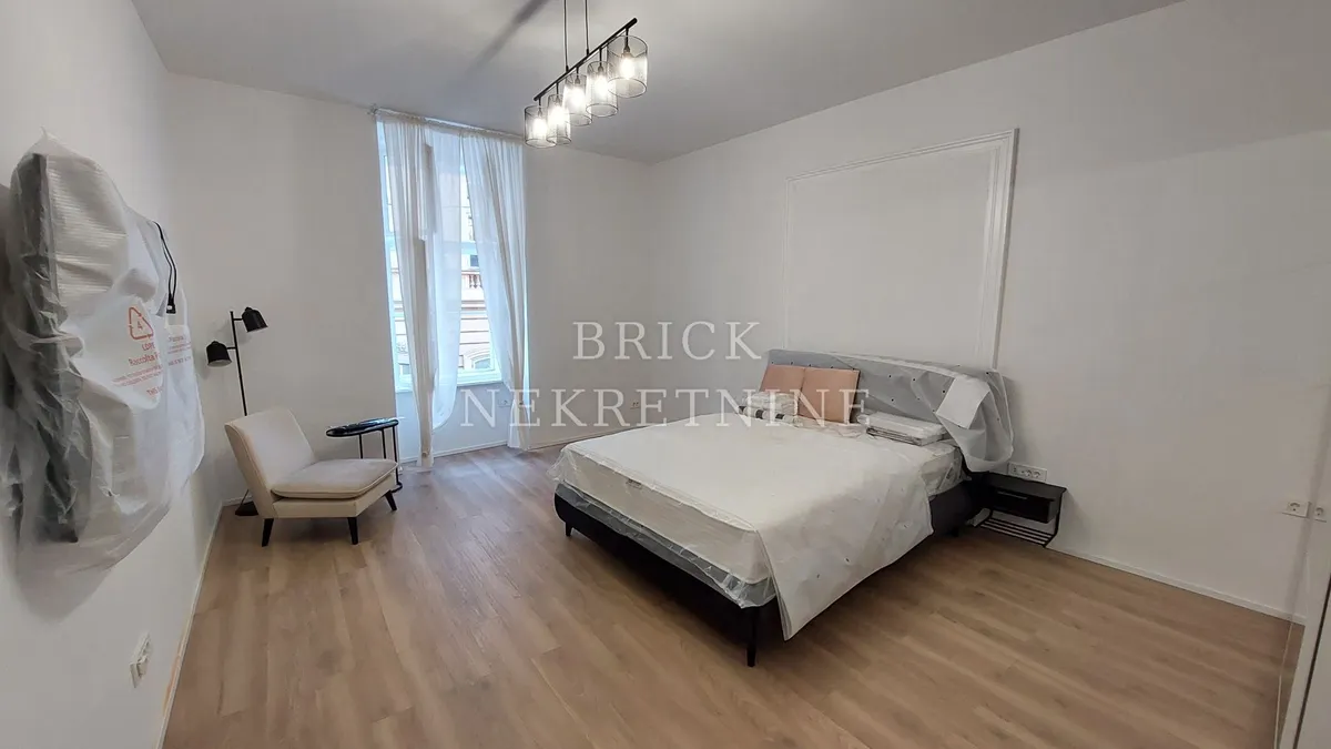 Apartment - Donji Grad, 156m2