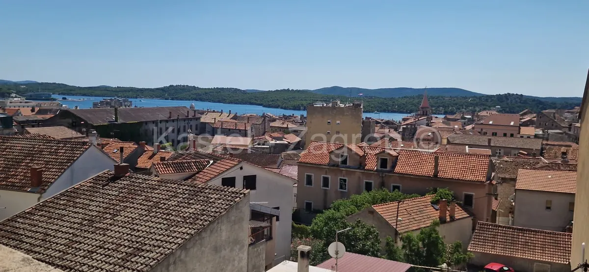 Kuća - Varoš, Šibenik, 350m2