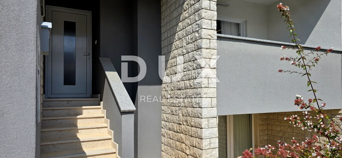 Kuća - Umag, 150m2