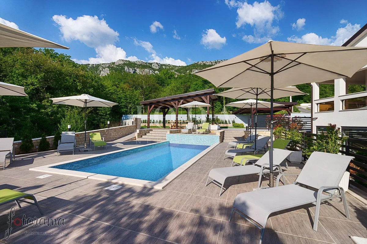 Kuća - Crikvenica, 350m2