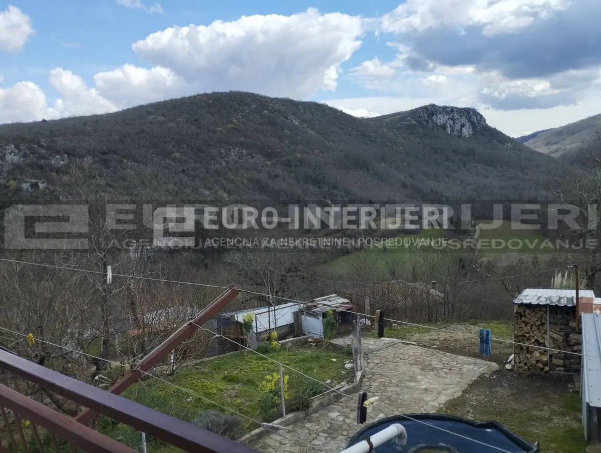 Kuća - Marinci, 177m2