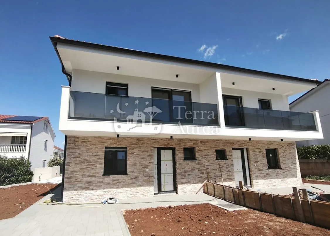 Kuća - Malinska-Dubašnica, 120m2