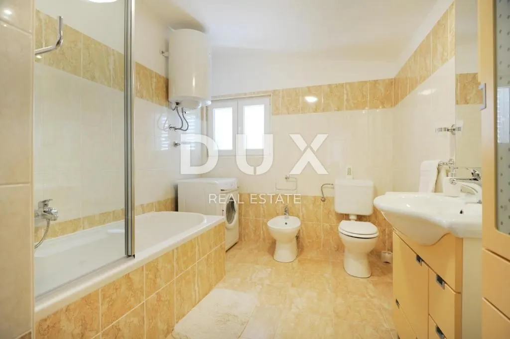 Poslovni Prostor - Bibinje, 500m2