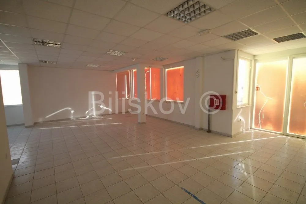 Poslovni Prostor - Kaštela, 200m2
