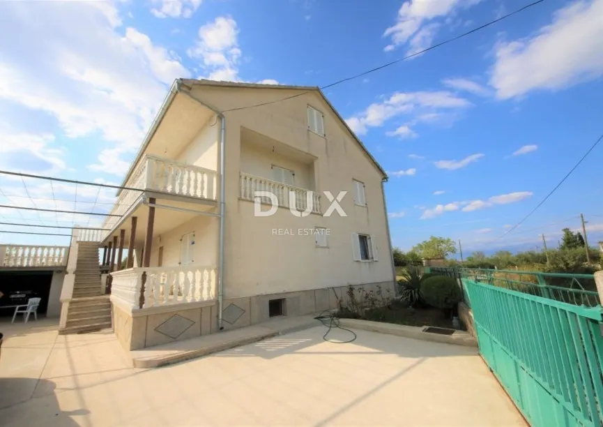 Kuća - Zemunik Donji, 185m2