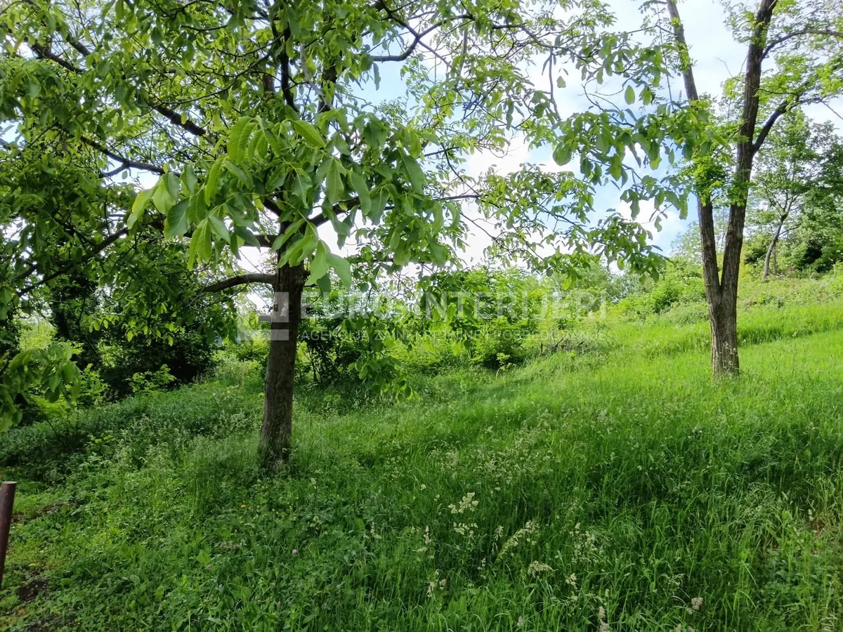 Zemljište - Podsused - Vrapče, 1102m2