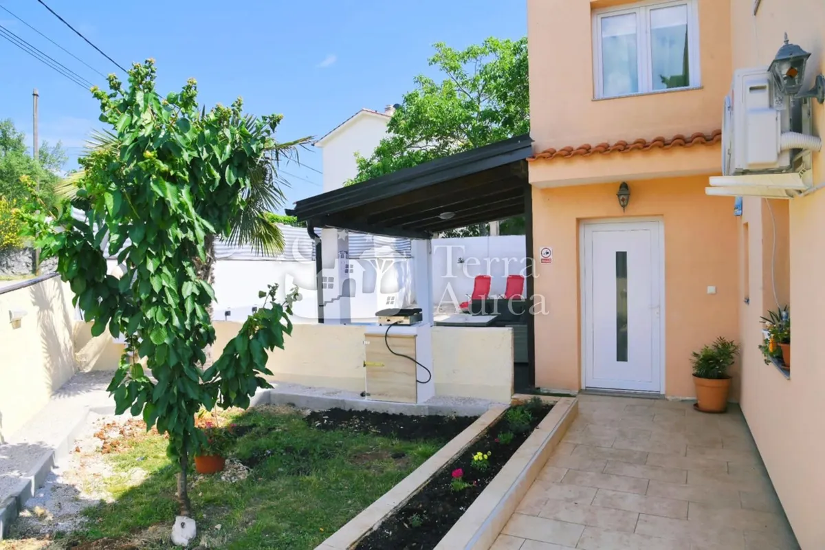 Kuća - Dobrinj, 160m2