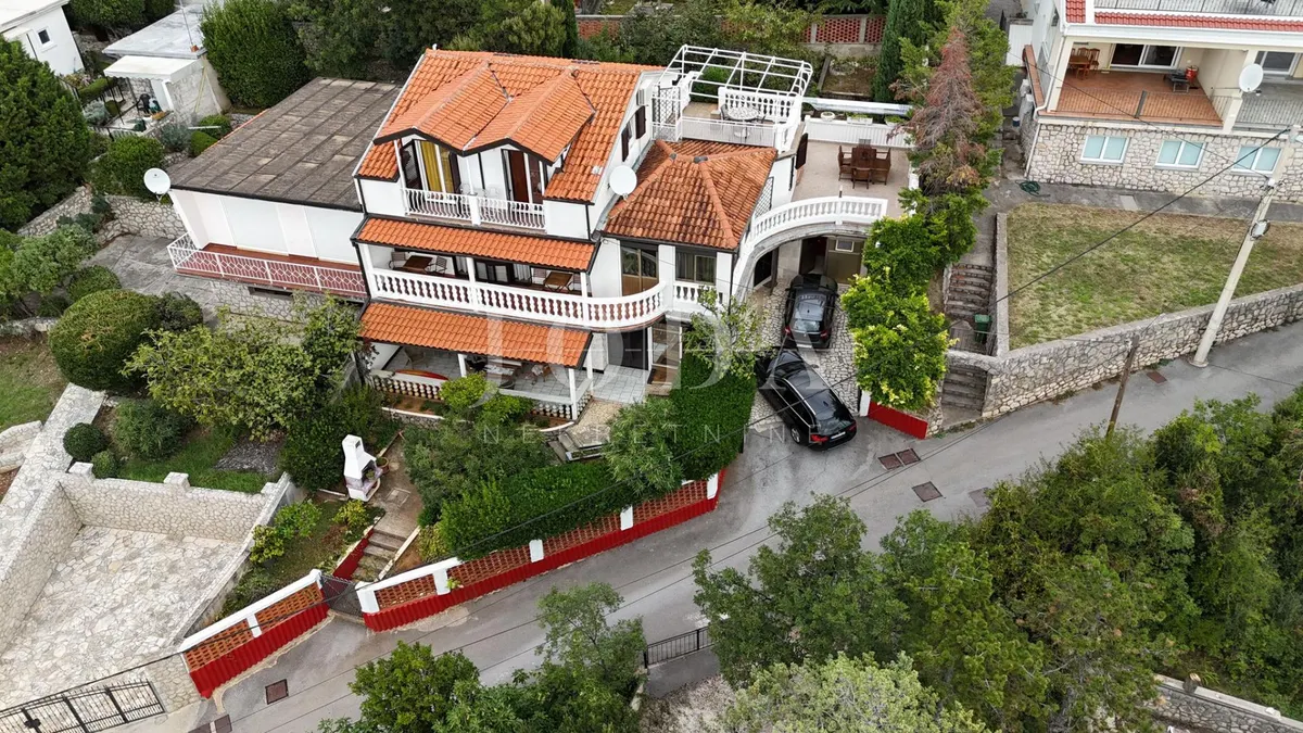 House - Novi Vinodolski, 360m2