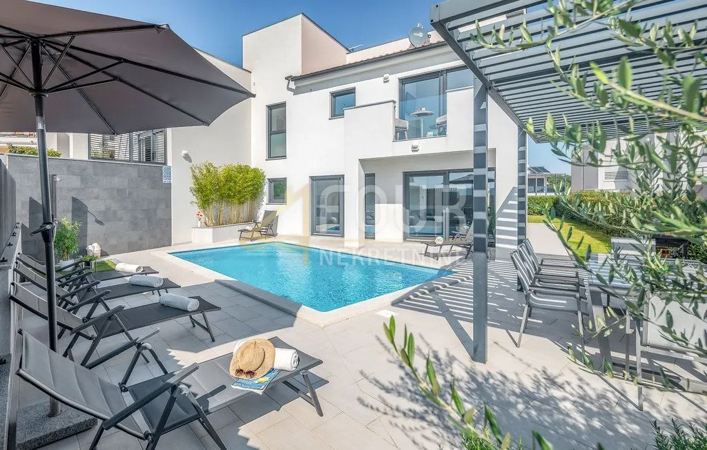 Kuća - Medulin, 250m2
