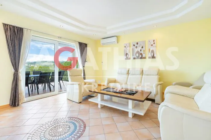 House - Buje, 305m2