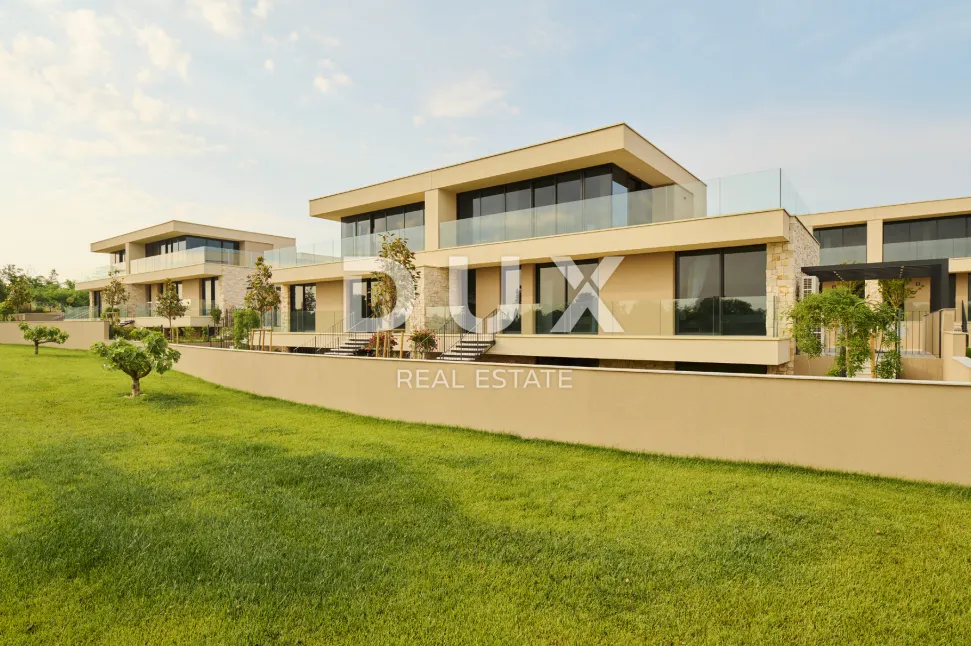 Kuća - Umag, 262.74m2