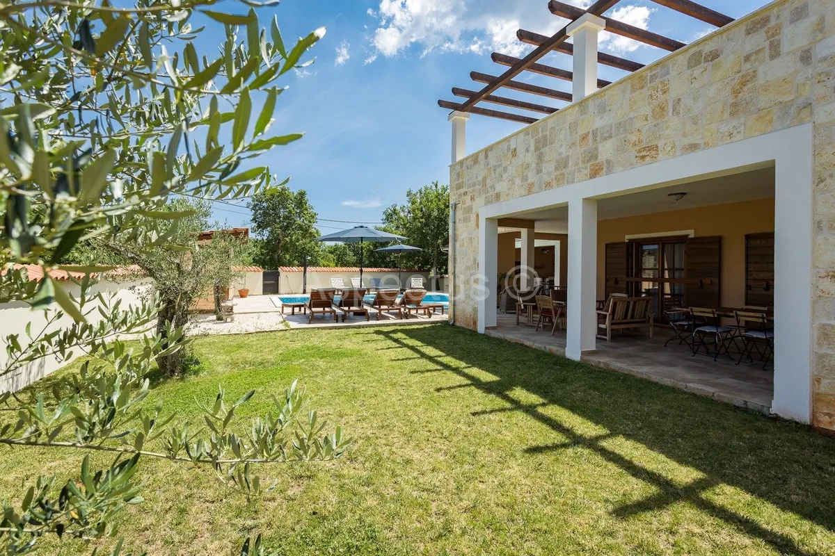 House - Vodnjan, 360m2