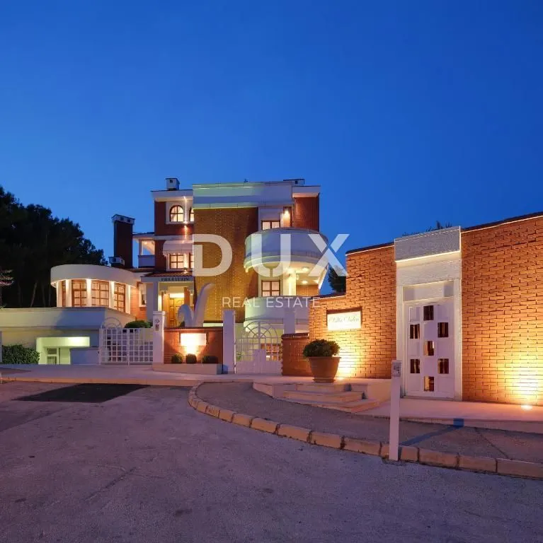 House - Pula, 1300m2