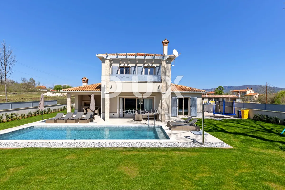 Kuća - Labin, 161.45m2
