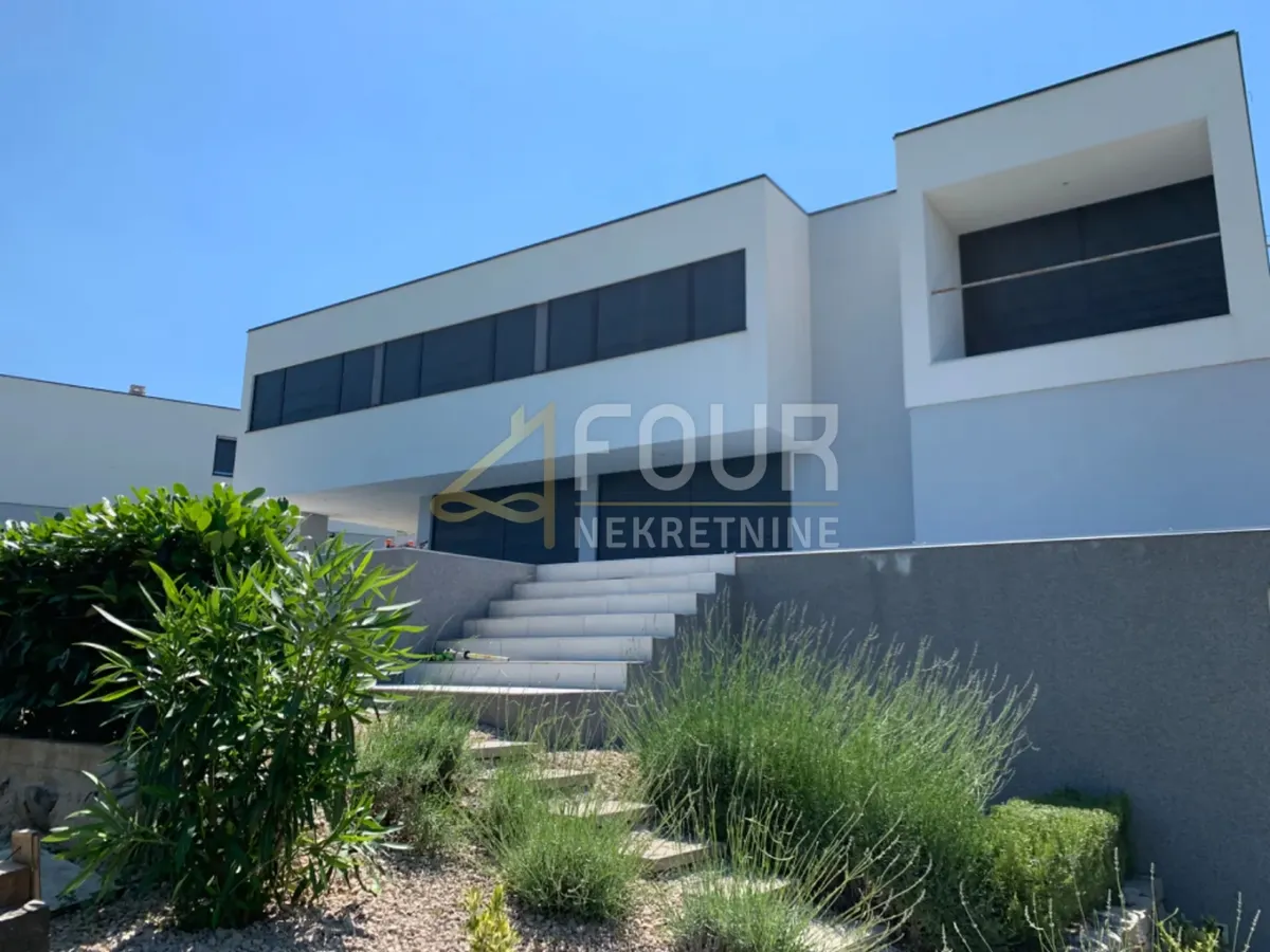 Kuća - Krk, 260m2