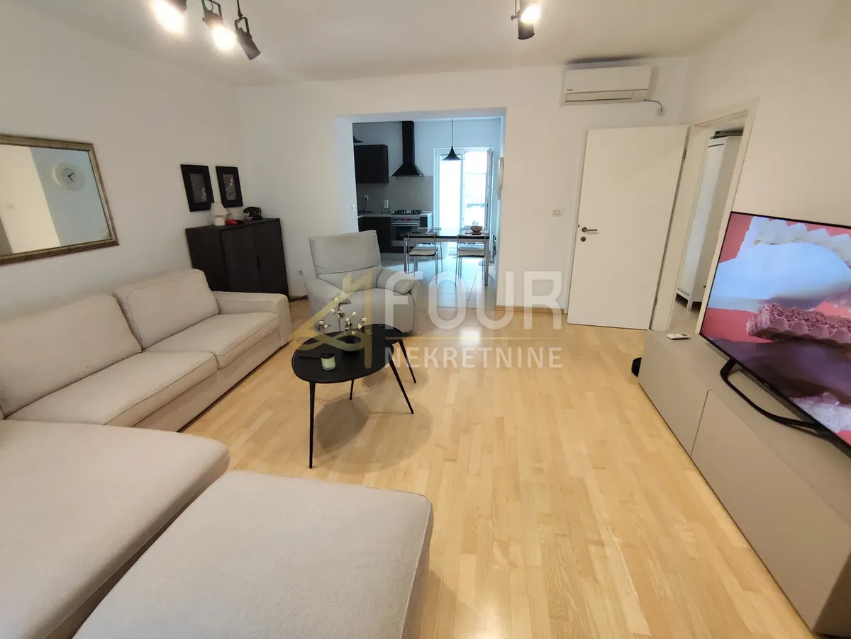 Kuća - Pula, 93m2