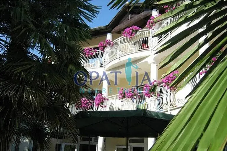 Poslovni Prostor - Poreč, 800m2