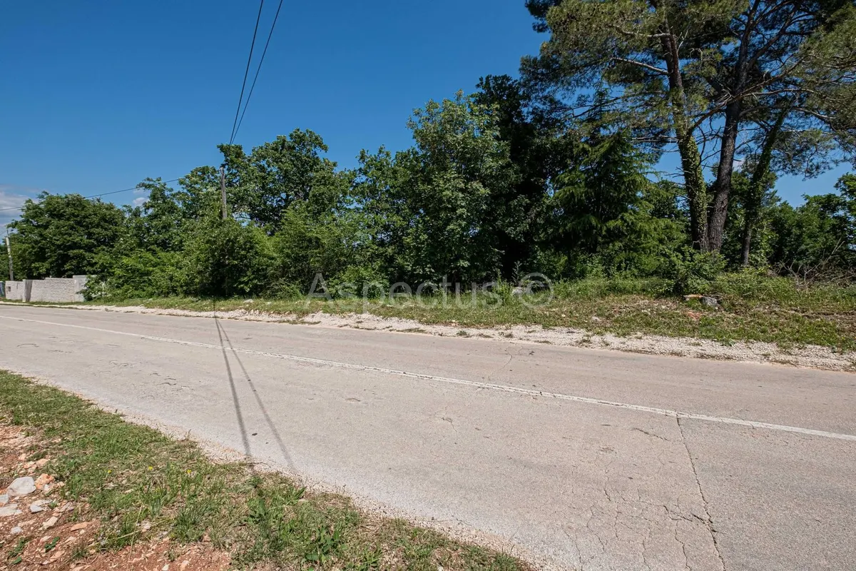 Land - Marčana, 1070m2