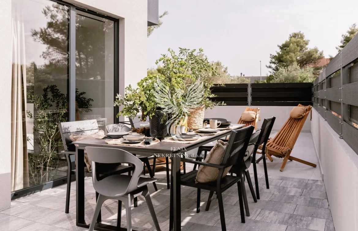 Kuća - Vodice, 200m2
