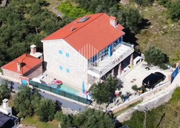 Kuća - Pašman, 300m2