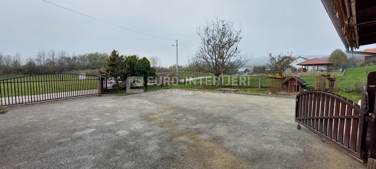 Kuća - Podsused - Vrapče, 381m2