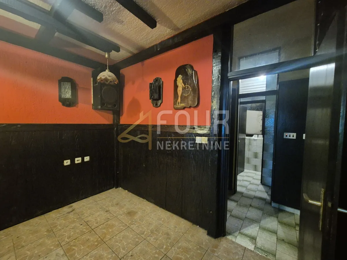 Poslovni Prostor - Delnice, 200m2