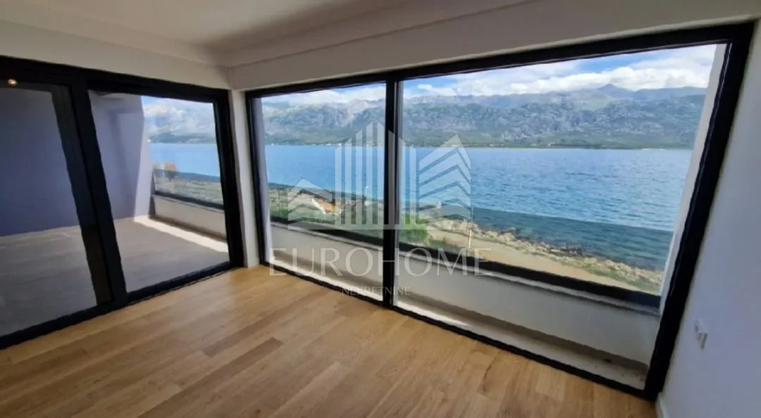 Stan - Posedarje, 256.25m2