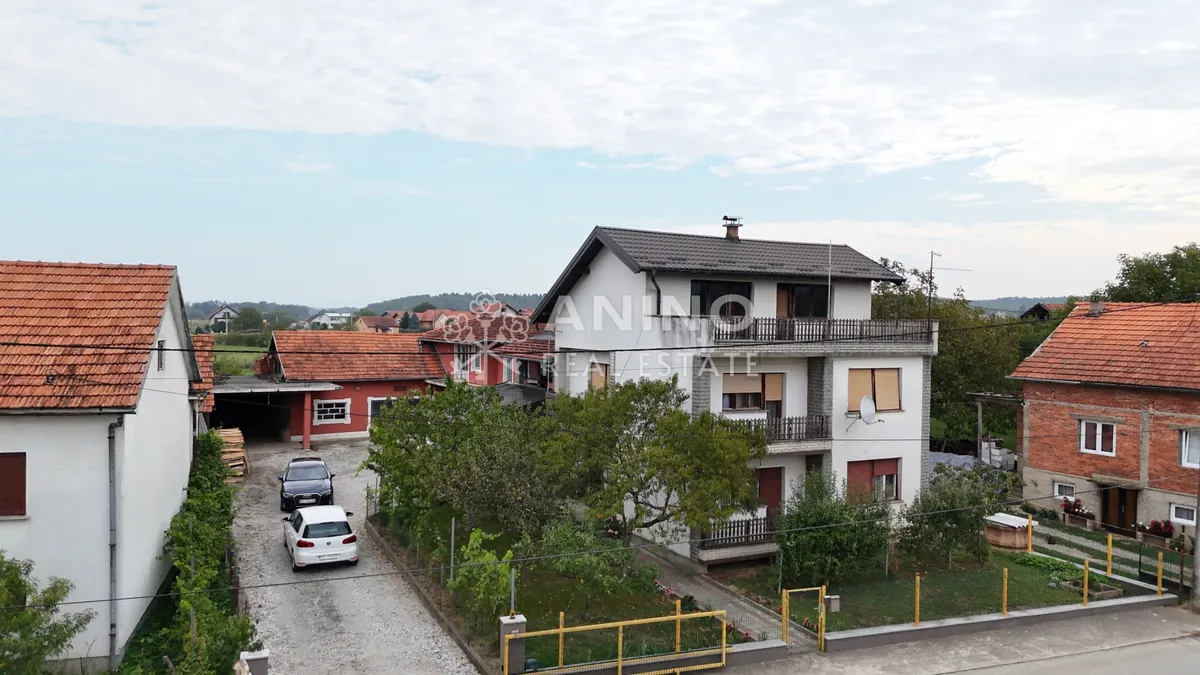 Kuća - Jakovlje, 350m2