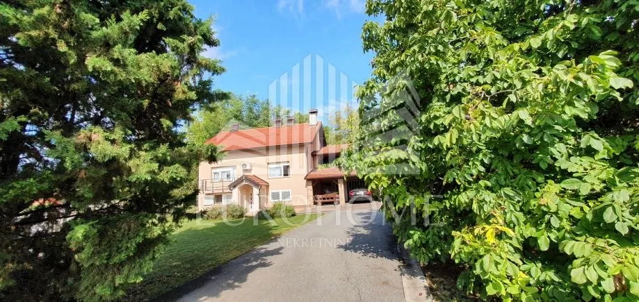 House - Podsused - Vrapče, 400m2