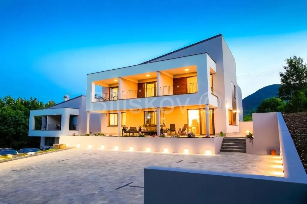 Kuća - Plitvička jezera, 550m2