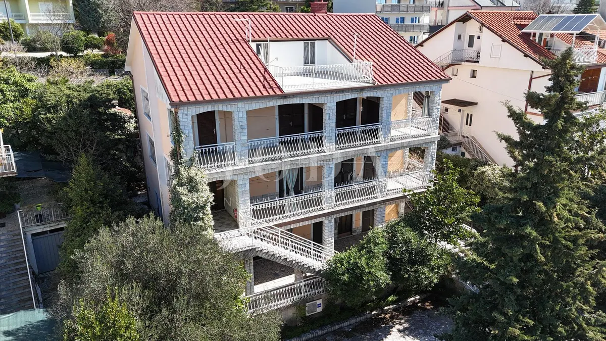 House - Crikvenica, 600m2