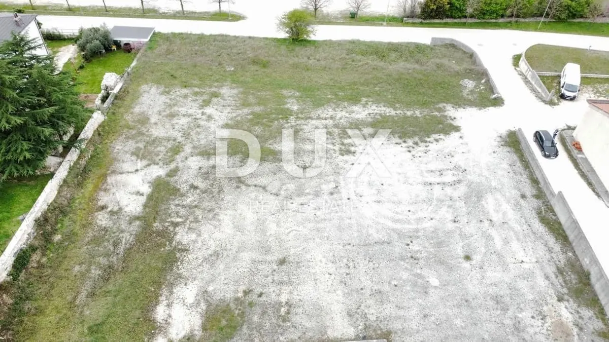 Zemljište - Kanfanar, 880m2