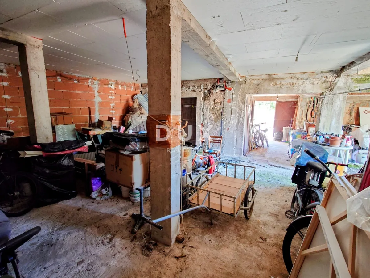Poslovni Prostor - Rovinj, 84m2