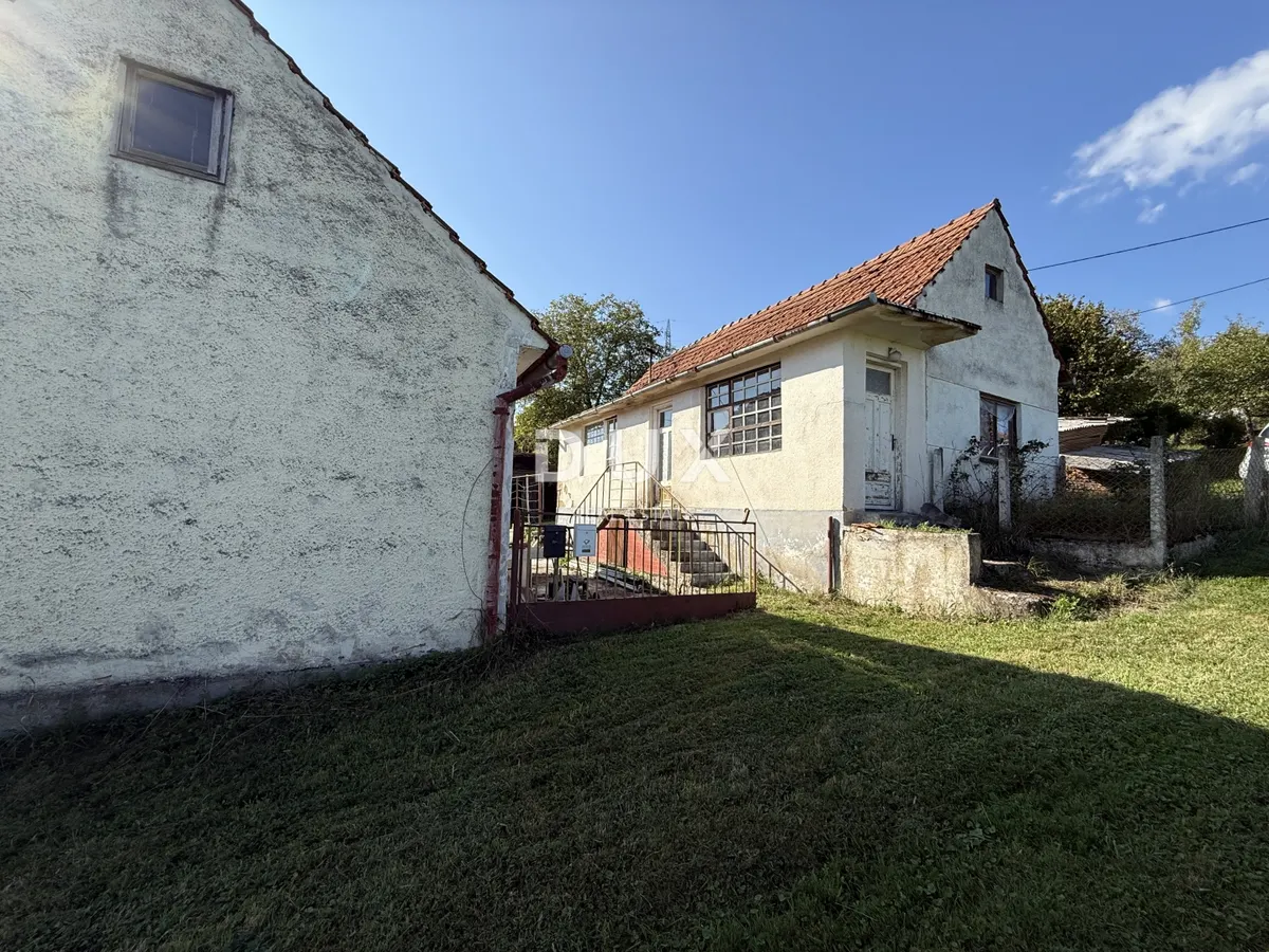 Kuća - Karlovac, 100m2